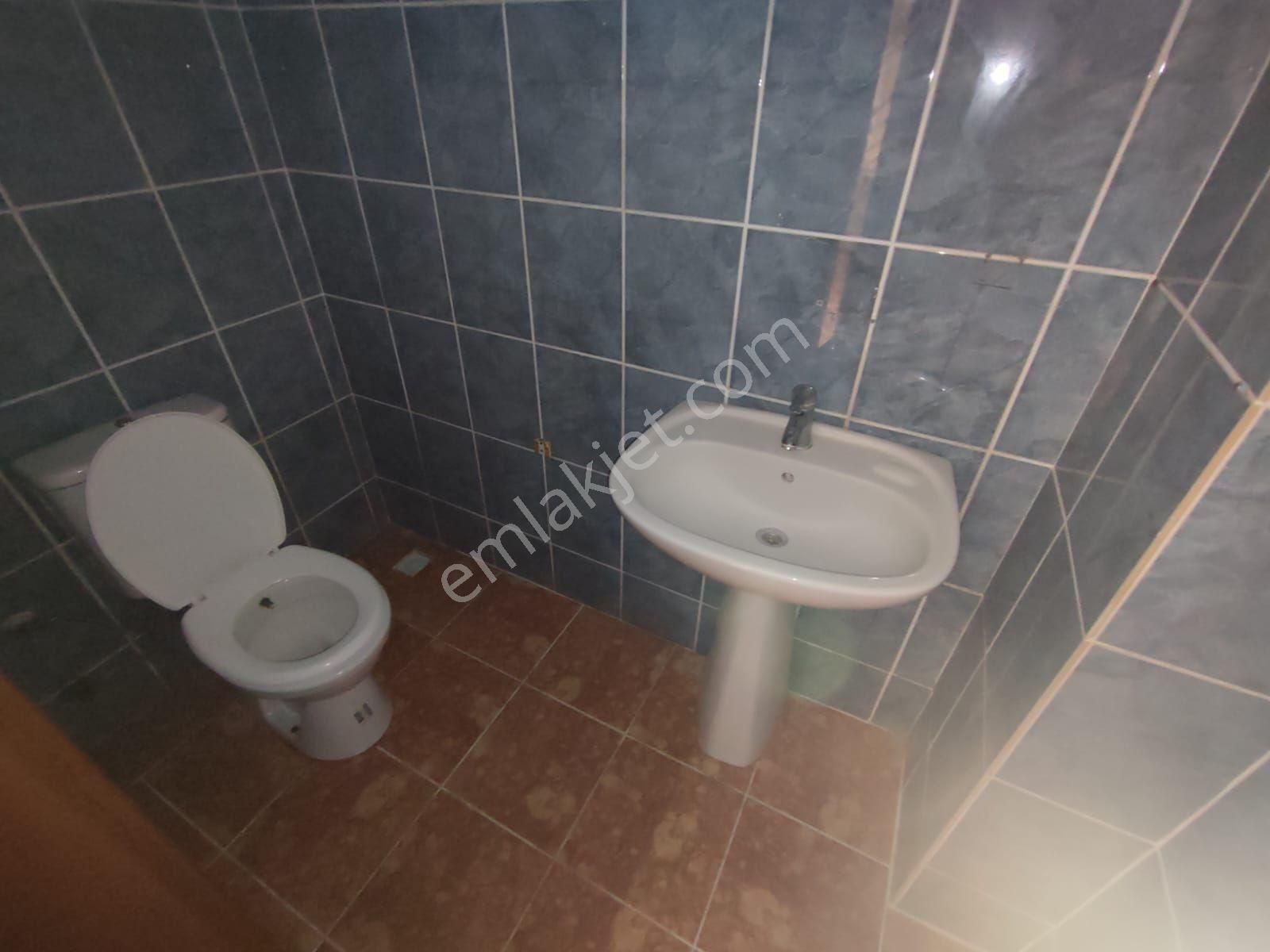 Edremit Hamidiye Mahallesinde Kiralık Tam Müstakil İş Yeri Olarak Kiraya Verilecek - Görsel 25