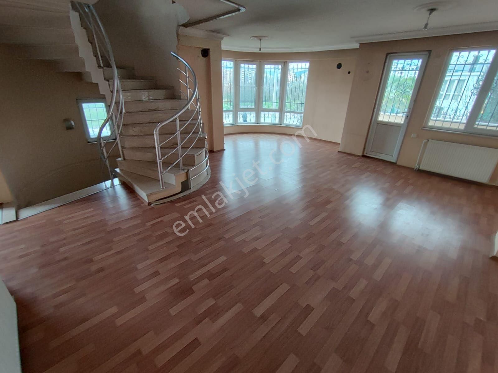 Edremit Hamidiye Mahallesinde Kiralık Tam Müstakil İş Yeri Olarak Kiraya Verilecek