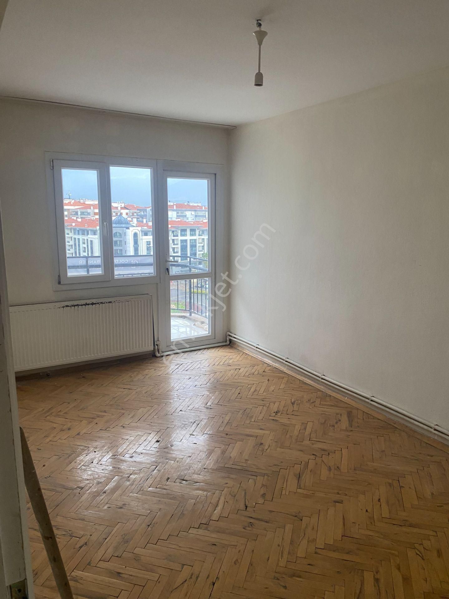 Ana Cadde Üzerinde 142 M2 Satılık Daire - Görsel 3