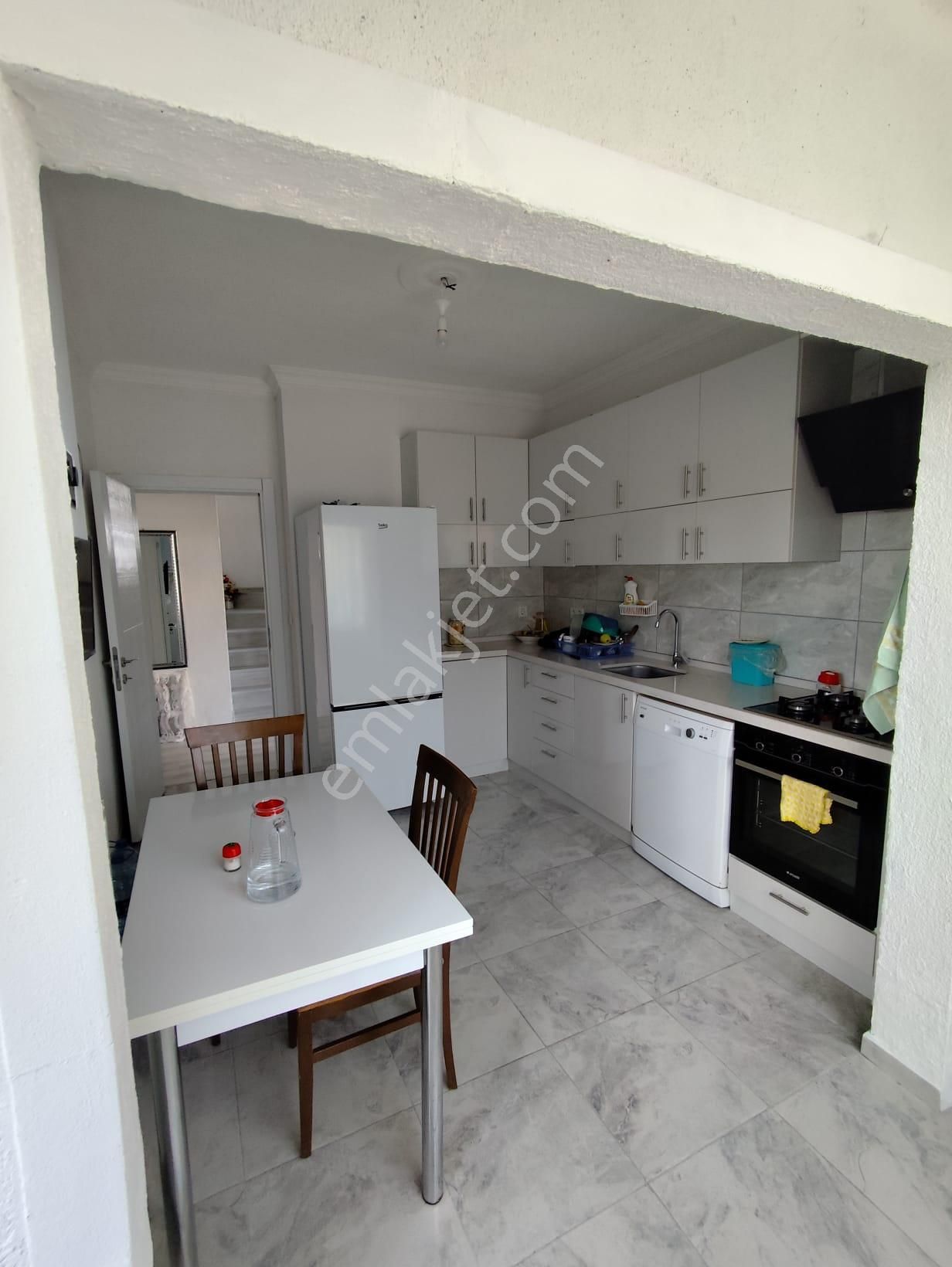 Silivride Cumhuriye Mah. Satılık 8+3 Tripleks Villa - Görsel 11