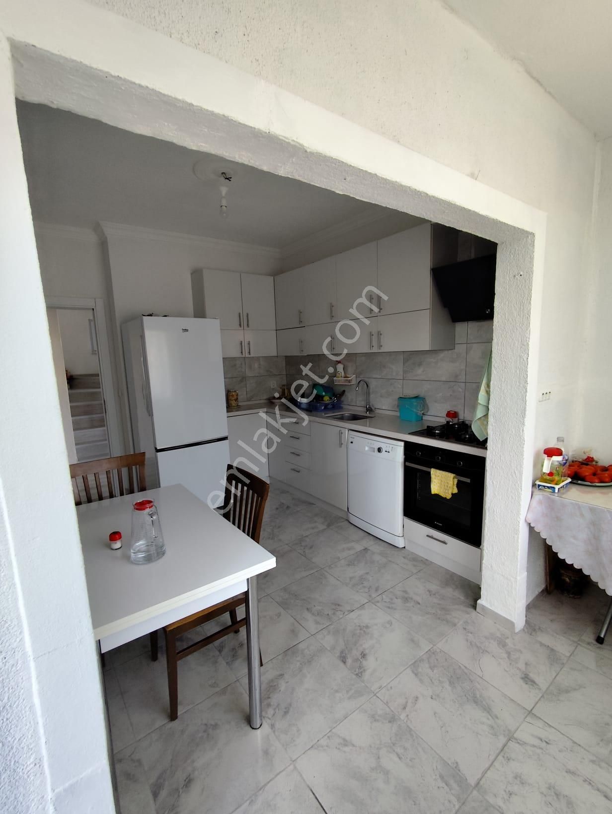 Silivride Cumhuriye Mah. Satılık 8+3 Tripleks Villa - Görsel 12