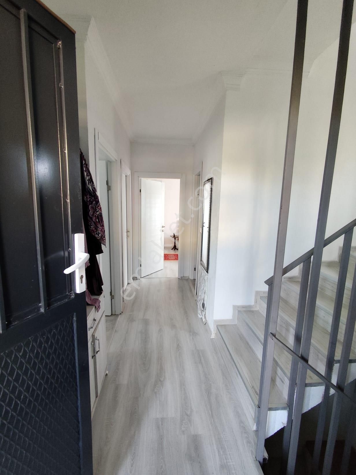 Silivride Cumhuriye Mah. Satılık 8+3 Tripleks Villa - Görsel 20