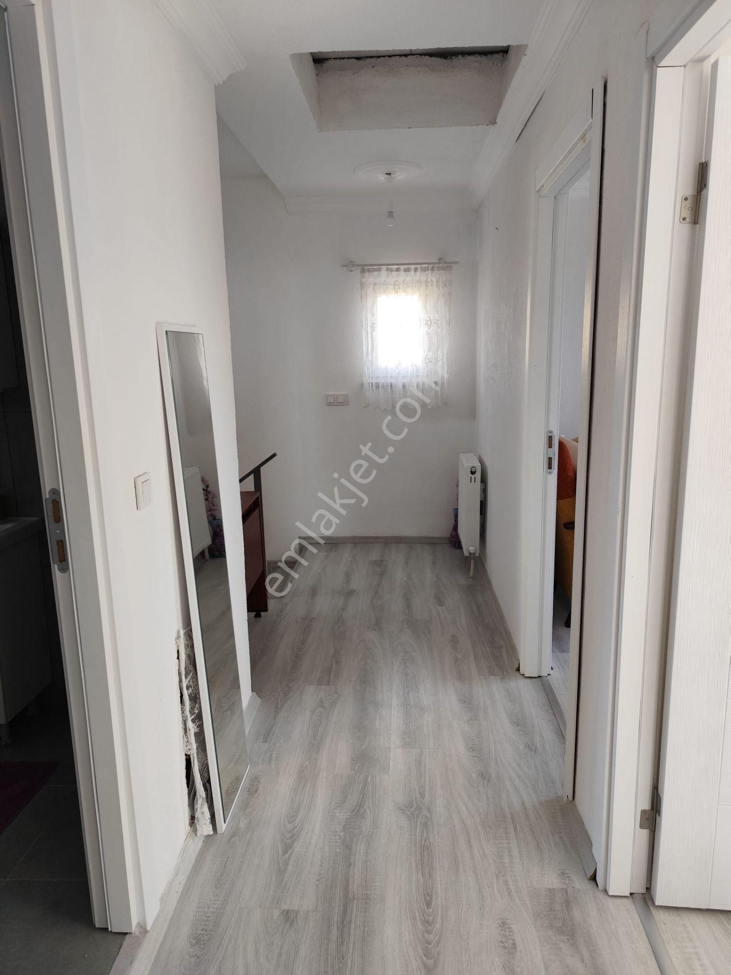 Silivride Cumhuriye Mah. Satılık 8+3 Tripleks Villa - Görsel 19