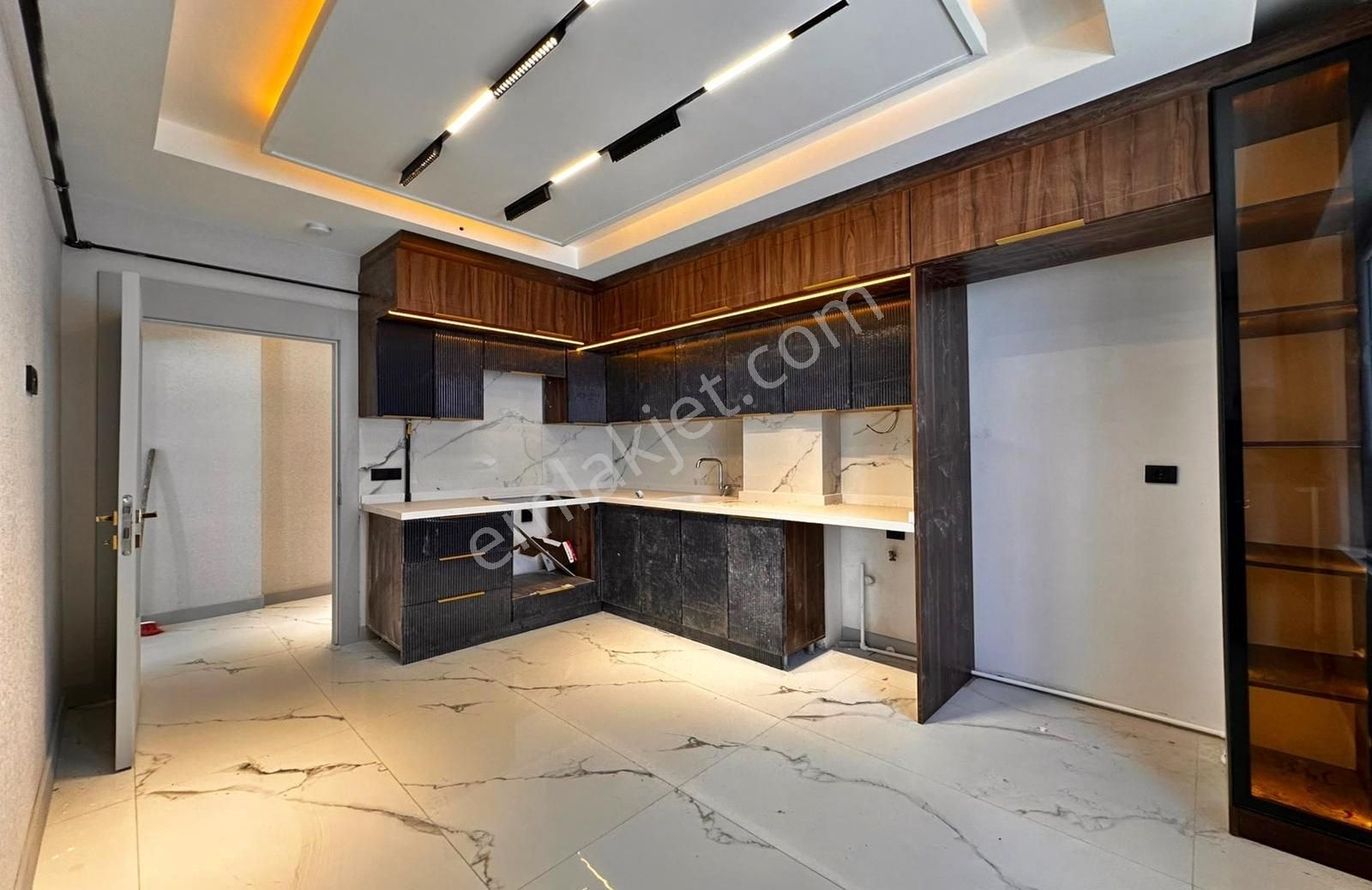 Keçiören Hisar'da Cadde Yakını Kat Konumunda Sıfır 3+1 Daire