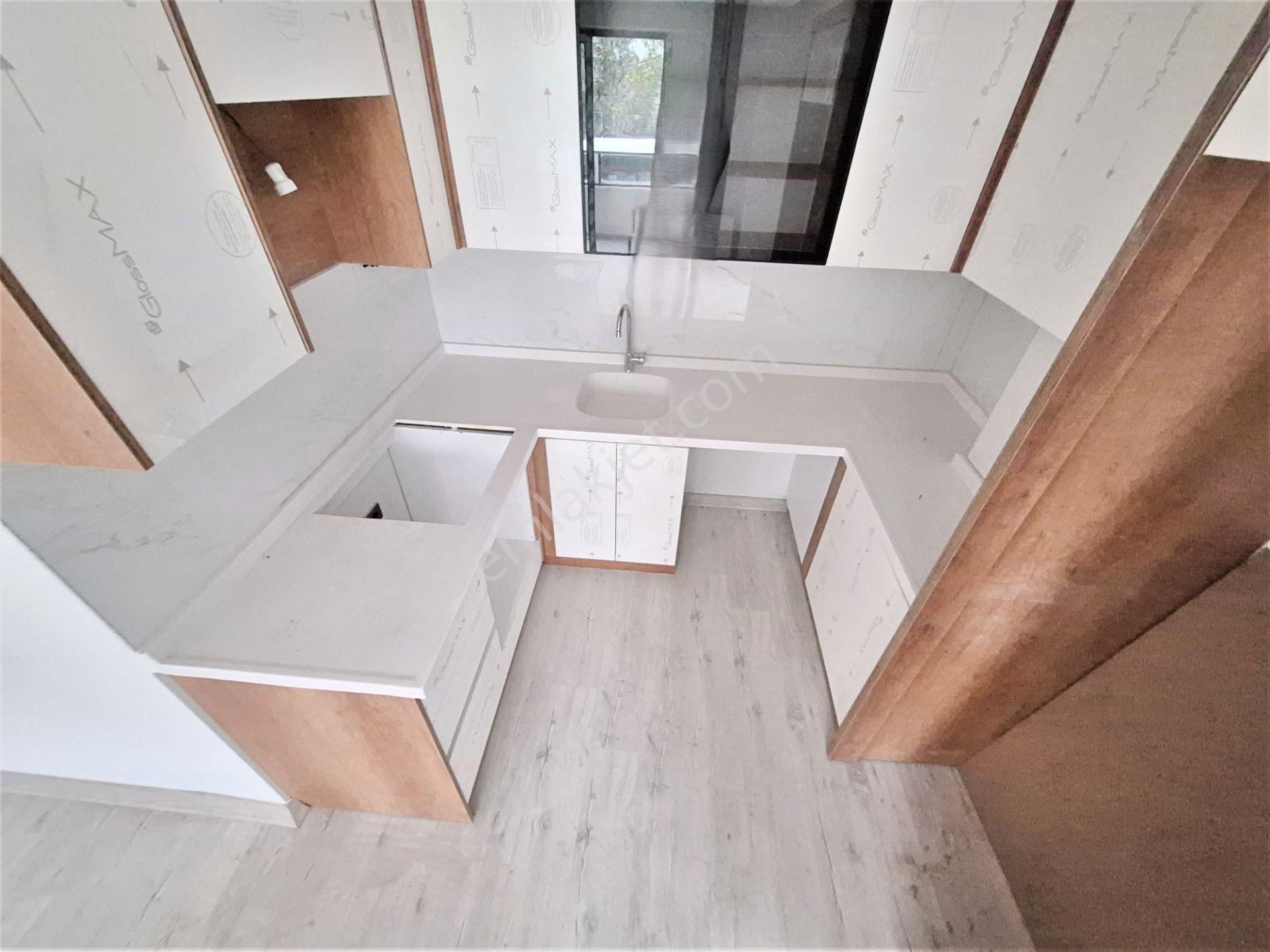 🌀gültaş Emlaktan Edremitte Satılık 1+1 Yatırımlık Fırsat Sıfır Açık Mutfak Geniş Balkonlu Daire - Görsel 4