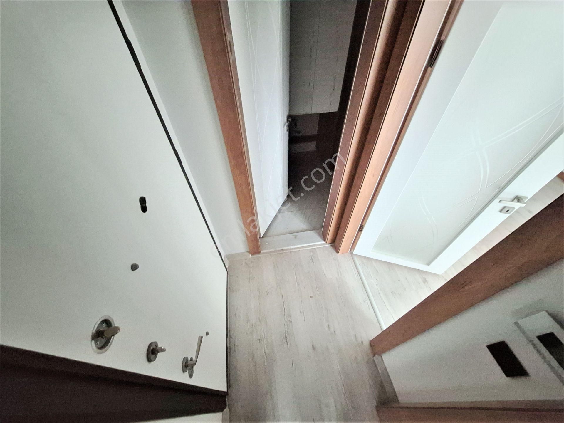 🌀gültaş Emlaktan Edremitte Satılık 1+1 Yatırımlık Fırsat Sıfır Açık Mutfak Geniş Balkonlu Daire - Görsel 21