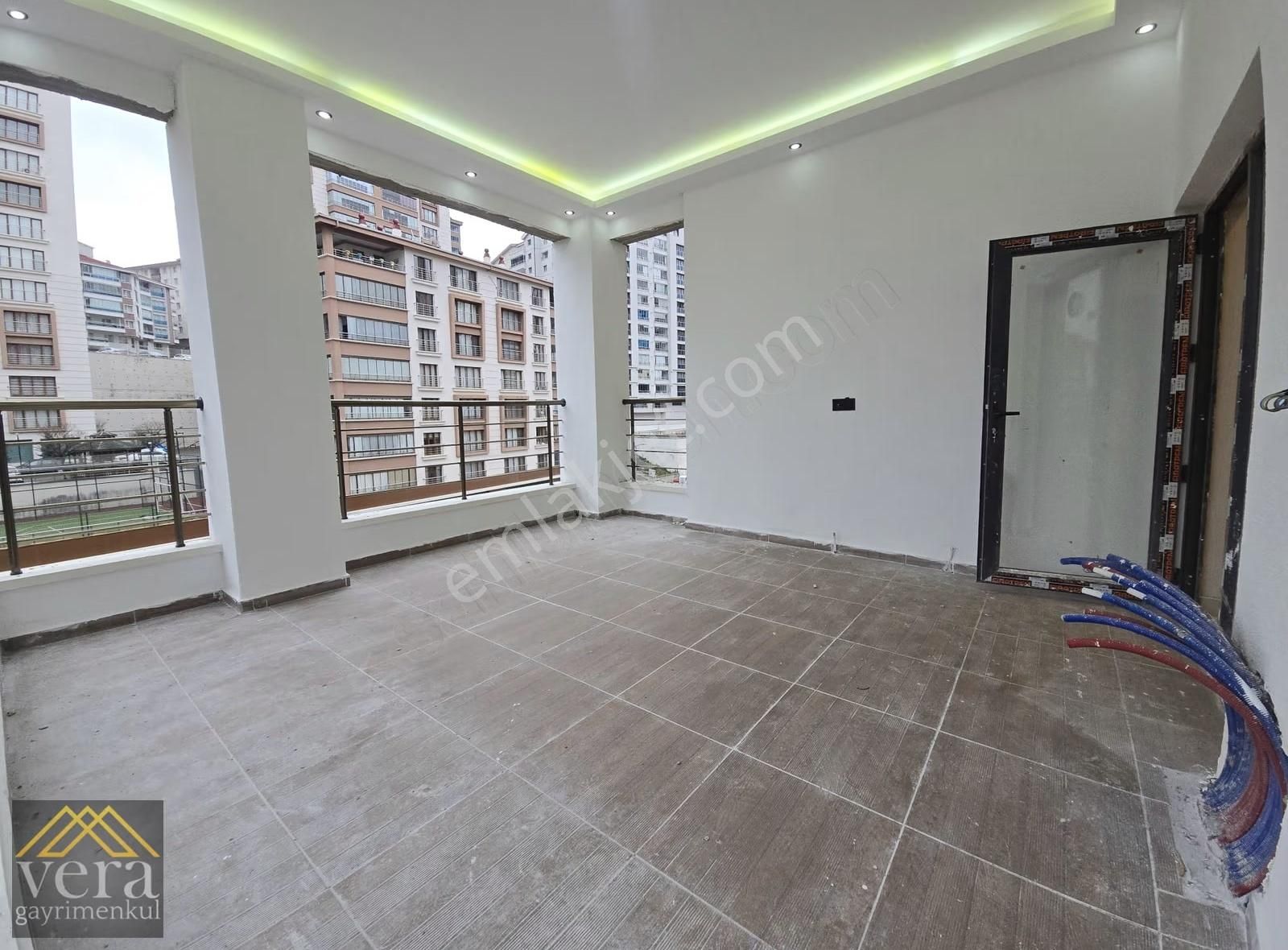 Modern İç Tasarım Cadde Üstü Full Yapılı Katta 3+1 Daireler... - Görsel 3