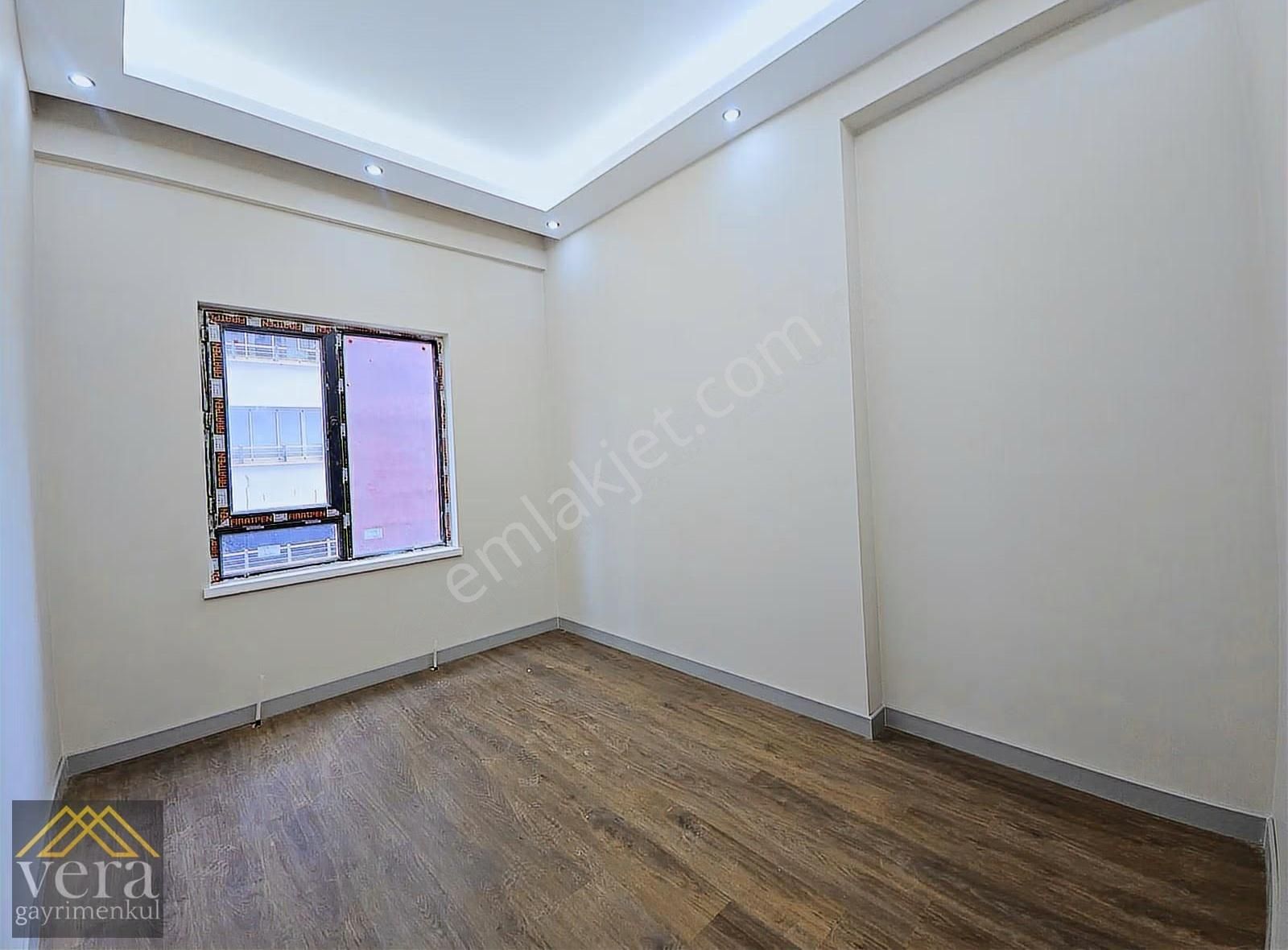 Modern İç Tasarım Cadde Üstü Full Yapılı Katta 3+1 Daireler... - Görsel 5