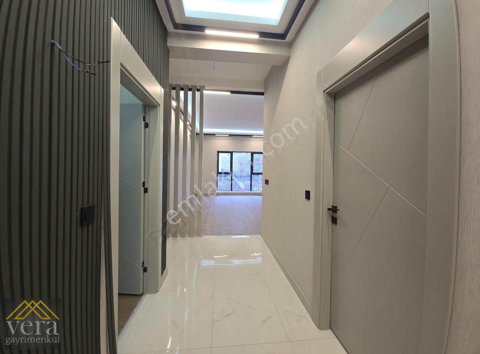 Modern İç Tasarım Cadde Üstü Full Yapılı Katta 3+1 Daireler... - Görsel 12