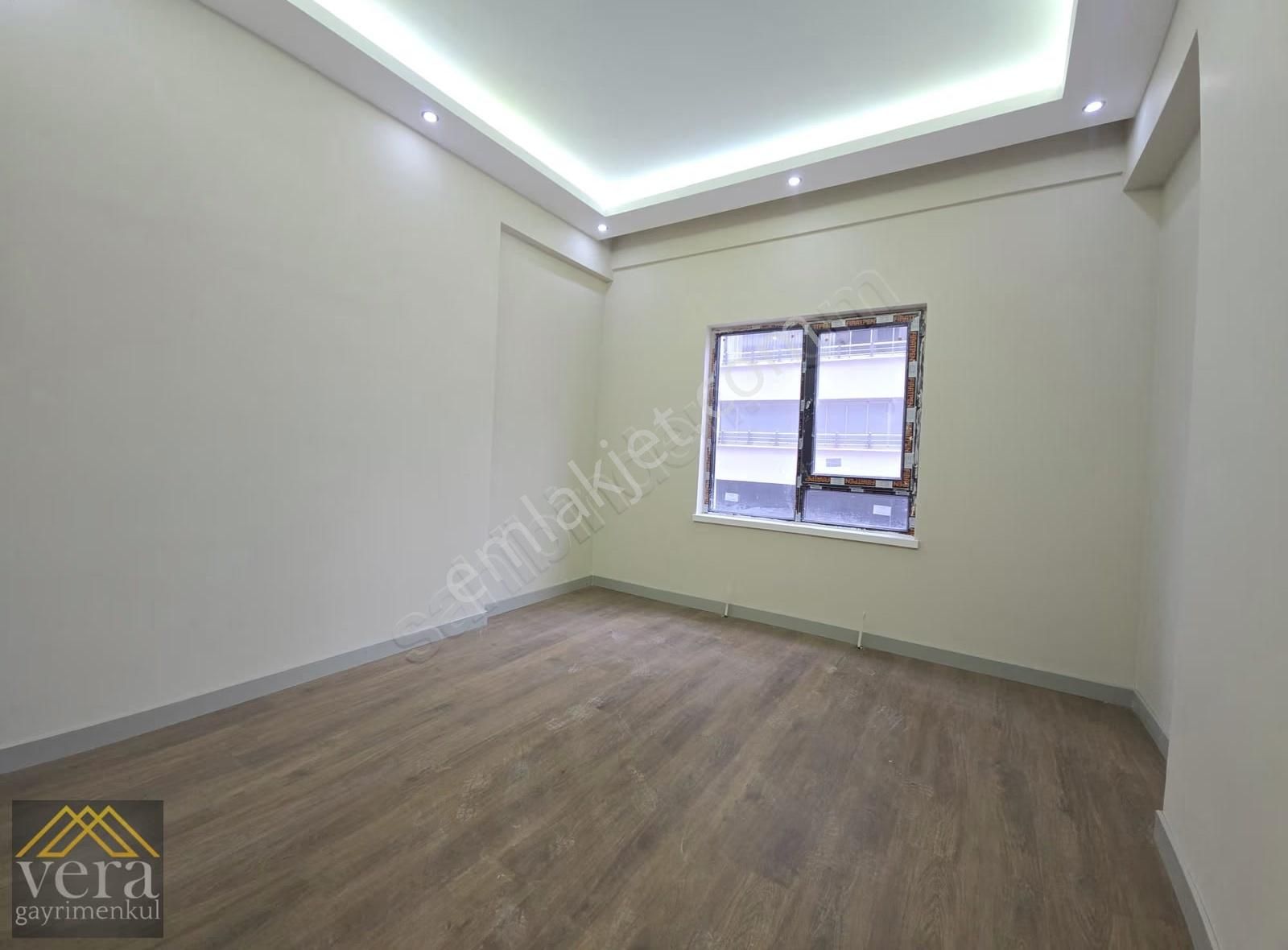 Modern İç Tasarım Cadde Üstü Full Yapılı Katta 3+1 Daireler... - Görsel 16