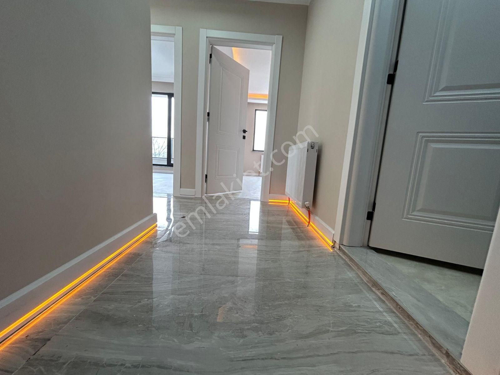 Tepe Mevkiinde Lüks Konut 2+110 M2 İskanlı Daire Ebeveyn Banyo - Görsel 17