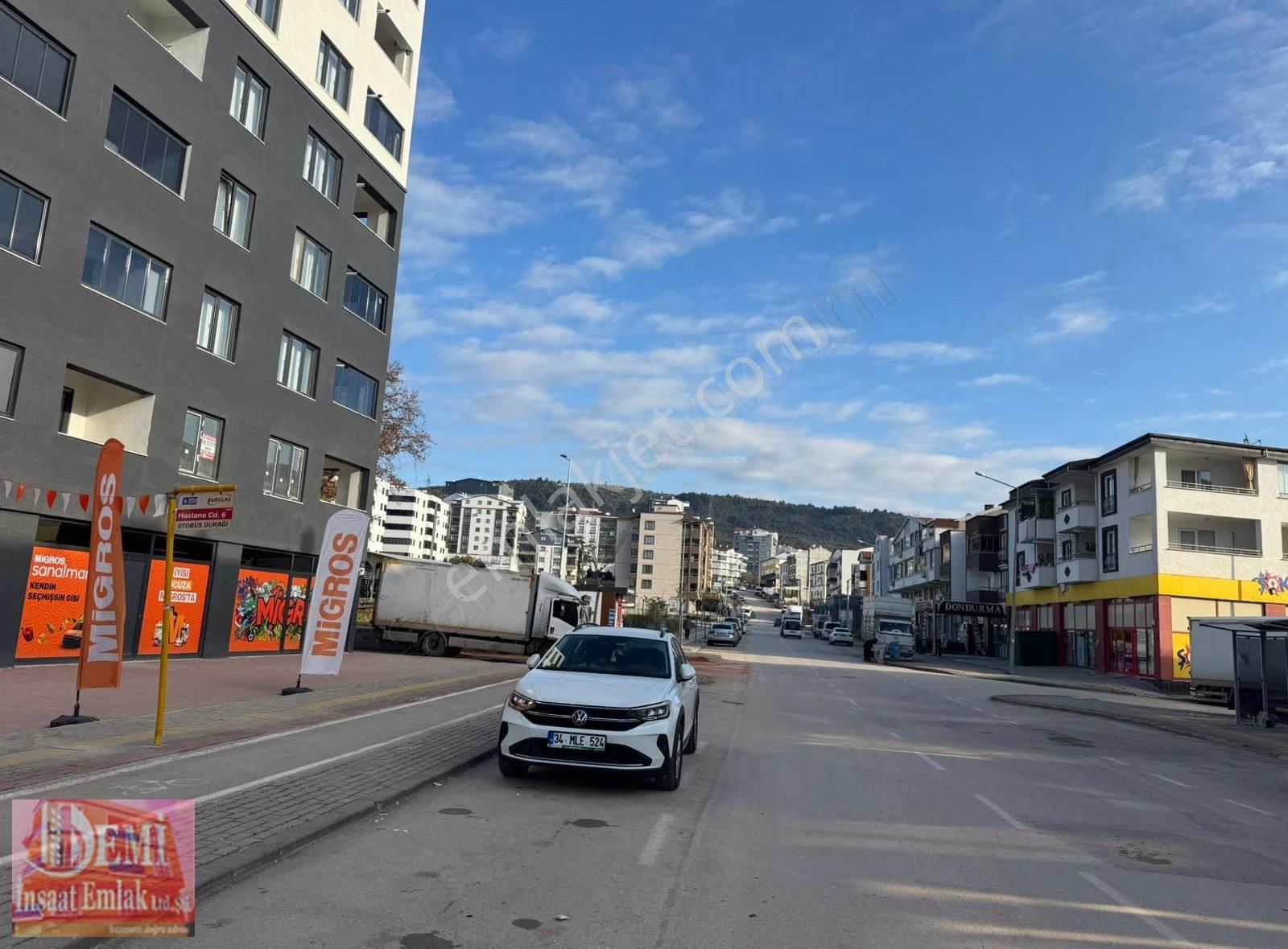 Sakarya Mahallesinde Kapalı Otoparklı & İskanlı Masrafsız 2+1 - Görsel 33