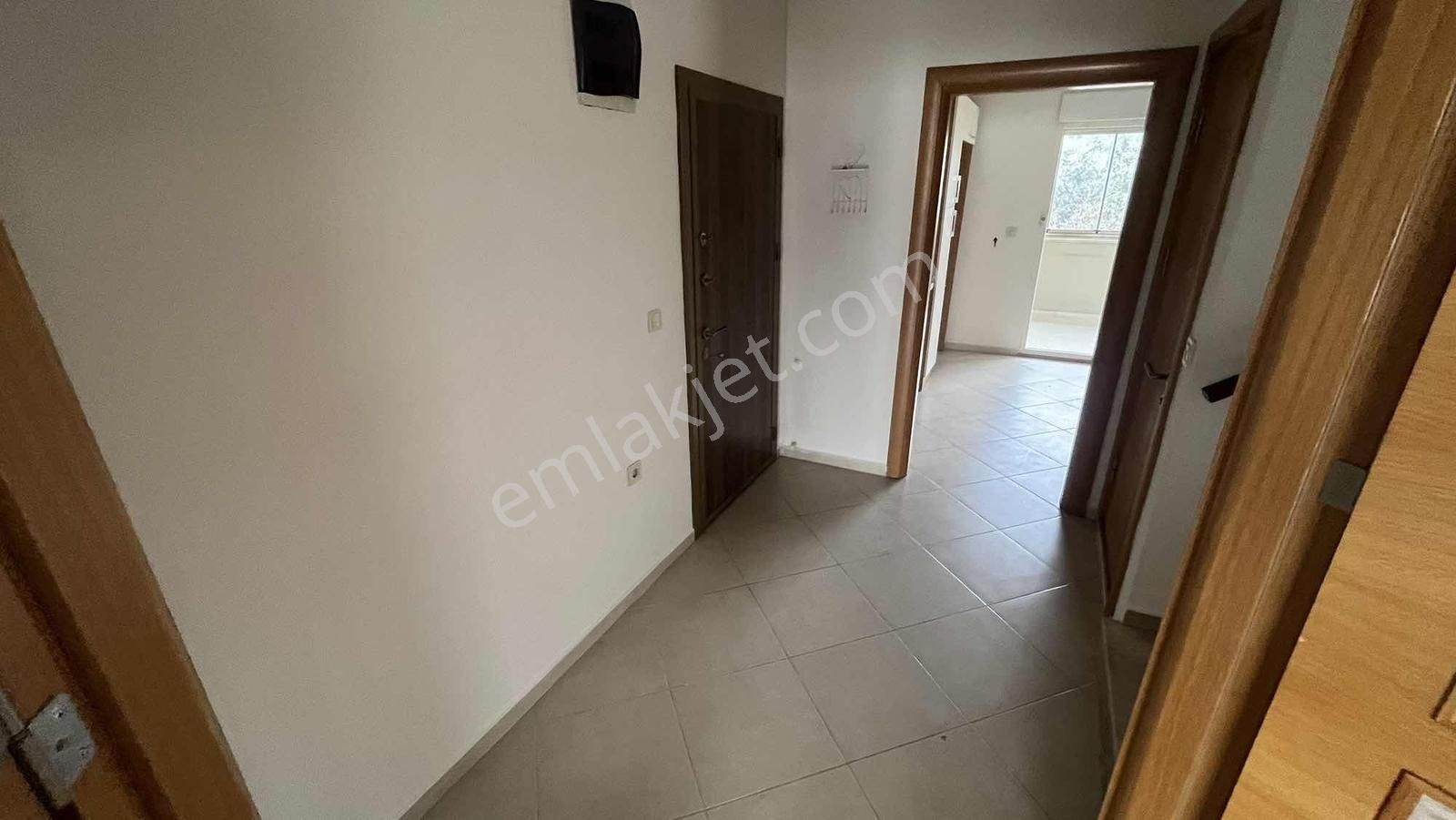 Merkeze Yürüme Mesafesinde 3+1 Kapalı Mutfak Büyük Daire - Görsel 8