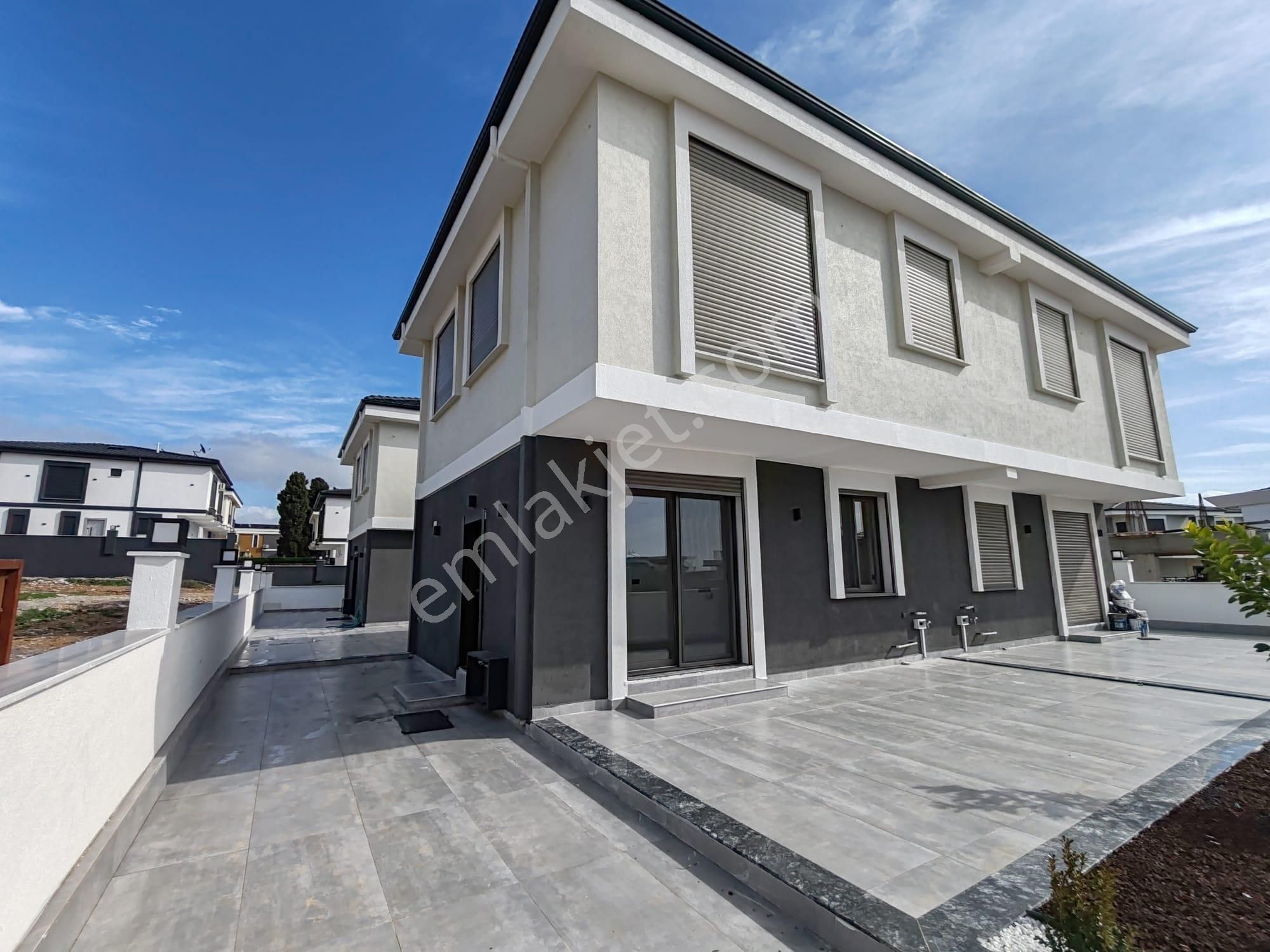 Didim'de En Mantıklı Villalardan 3+1 Havuzlu