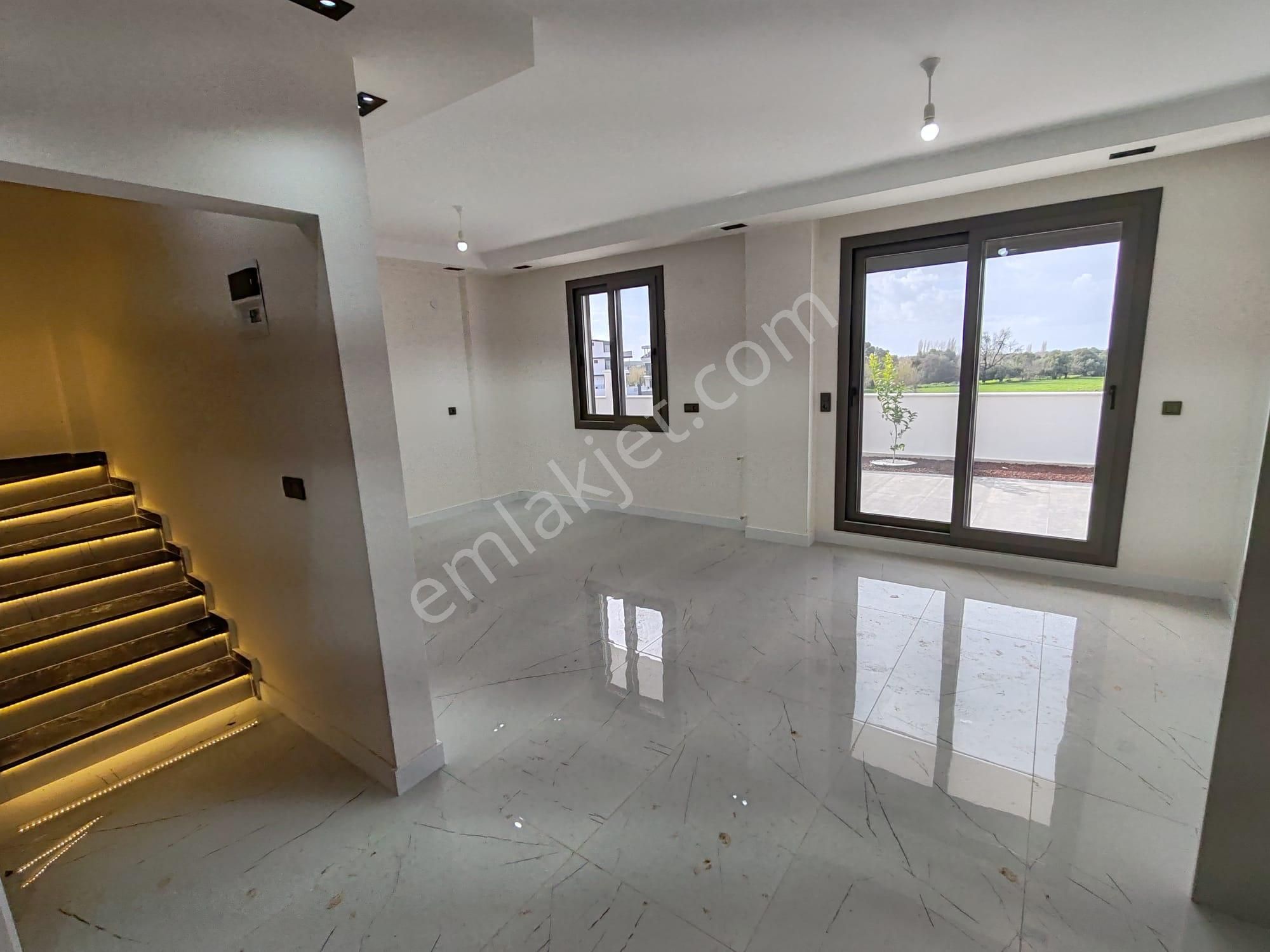 Didim'de En Mantıklı Villalardan 3+1 Havuzlu - Görsel 12