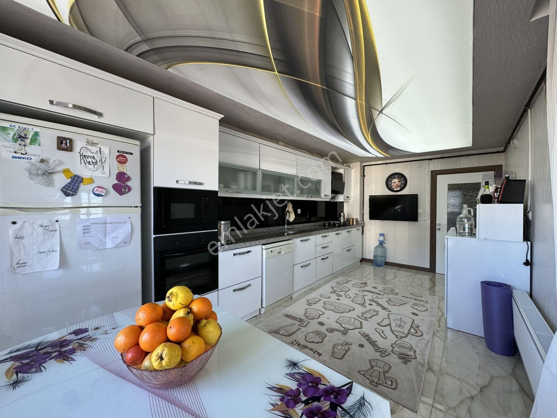 Kalecik Emlak'tan 4+1 Giyinme Odalı, E.banyolu, 7.kat'ta Site Dairesi