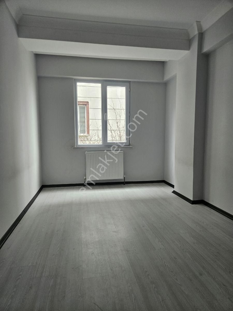 Kapaklı Mevlana Mahallesinde Önü Açık Ebeveyn Banyolu 2+1 - Görsel 9