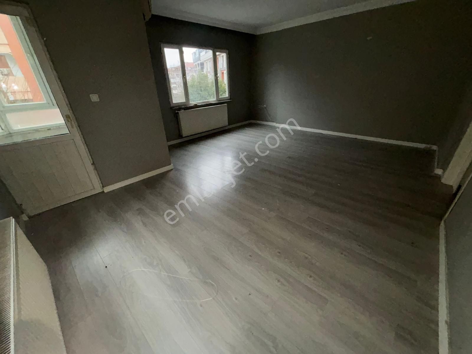 Kaçmaz'dan Altıntepe'de Marmaraya Yakın Asansörlü Balkonlu 3+1