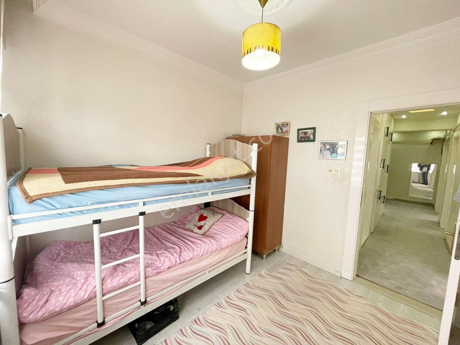 Karacaahmet'te Az Katlı Cam Balkonlu Bakımlı Masrafsız 2+1 - Görsel 12