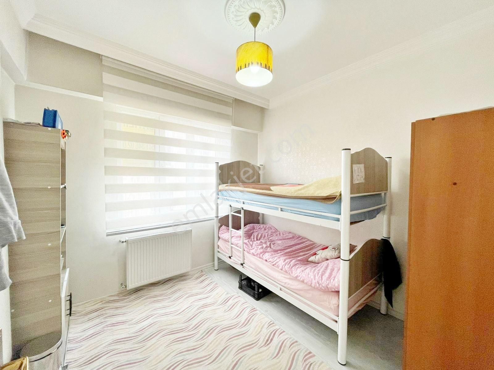 Karacaahmet'te Az Katlı Cam Balkonlu Bakımlı Masrafsız 2+1 - Görsel 10
