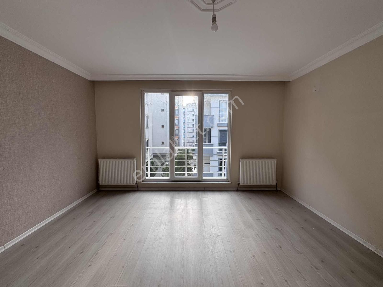 Çekmeköy Cumhuriyet Mh Kiralık 2+1 Arakat Daire