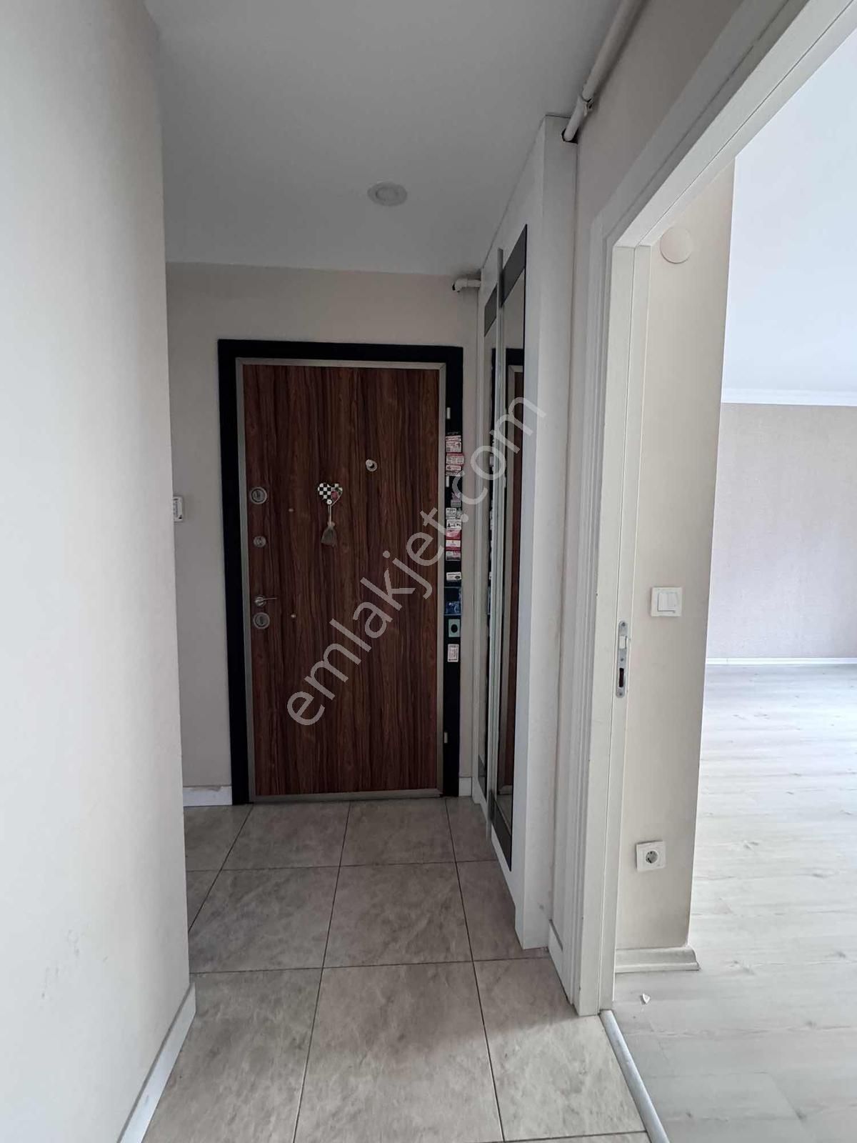 Çekmeköy Cumhuriyet Mh Kiralık 2+1 Arakat Daire - Görsel 12