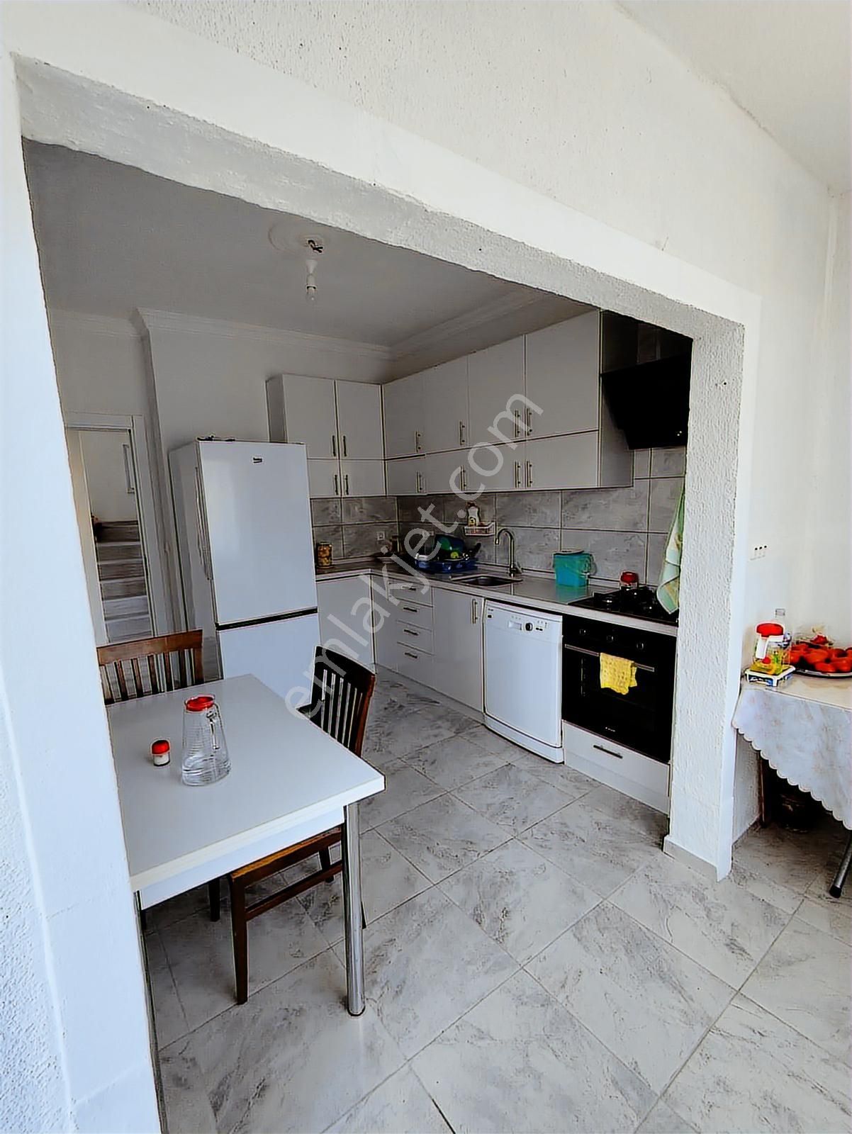 Silivride Cumhuriye Mah. Satılık 8+3 Tripleks Villa - Görsel 22