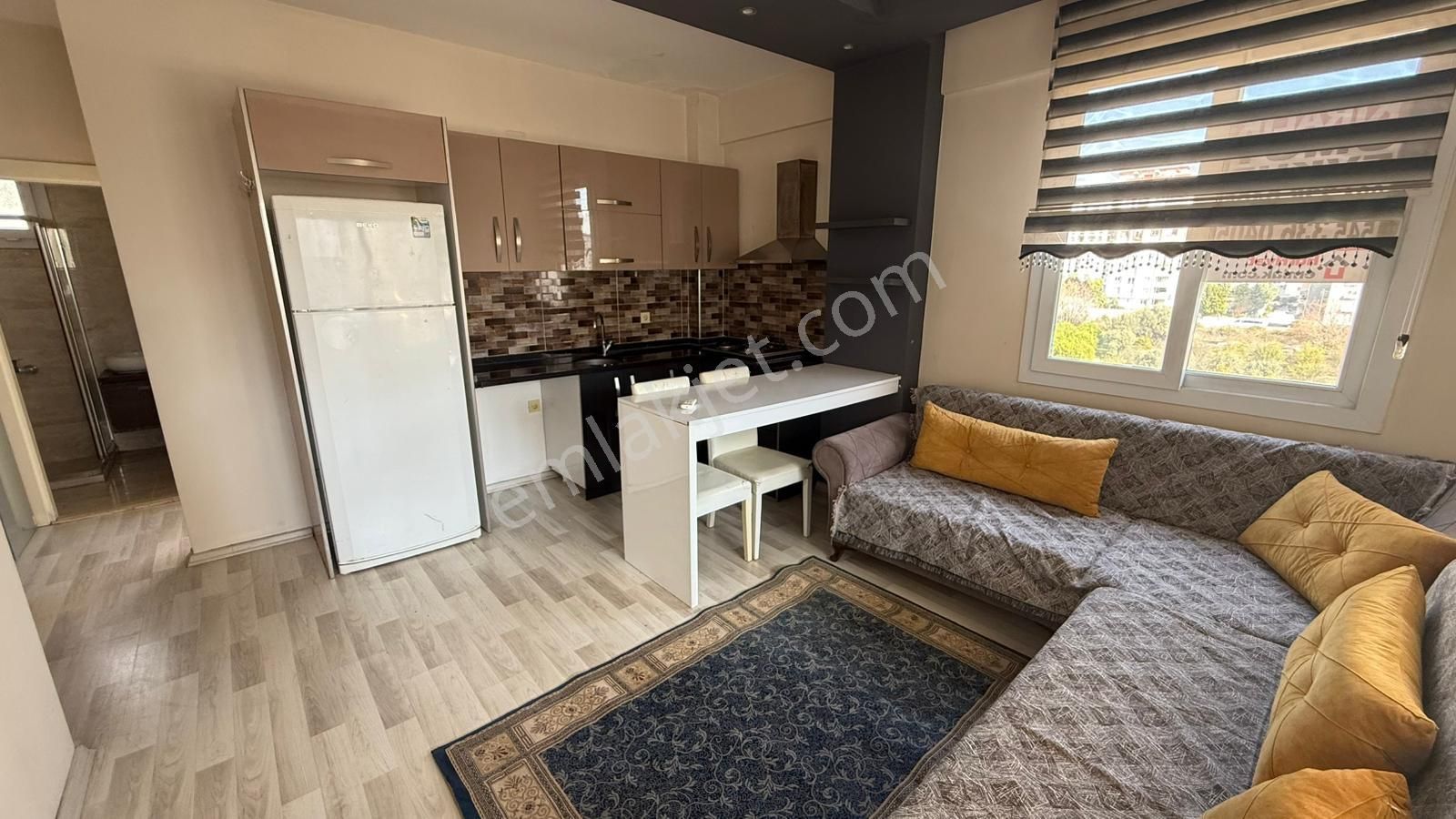 Üniversite Cadddesinde Kiralık Eşyalı 1+1 Daire - Görsel 2