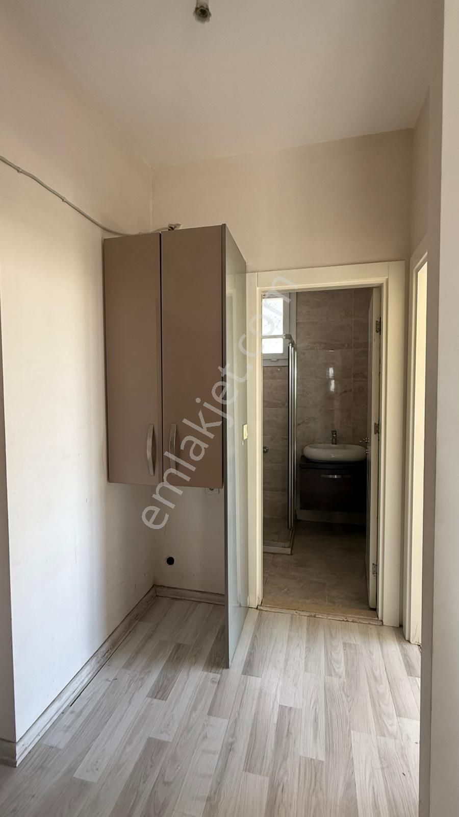 Üniversite Cadddesinde Kiralık Eşyalı 1+1 Daire - Görsel 4