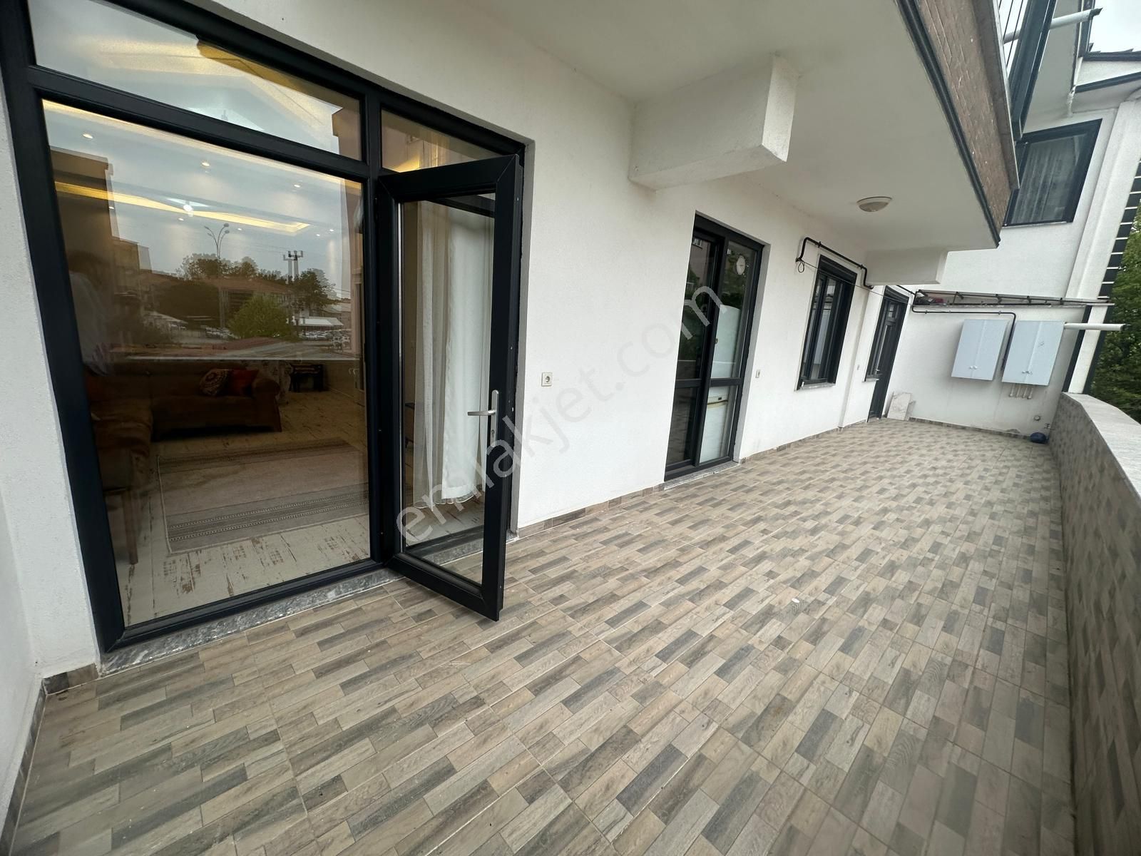 Sakarya Karasu'da Geniş Teras Kullanımlı Modern Tasarım 3+1 Daire