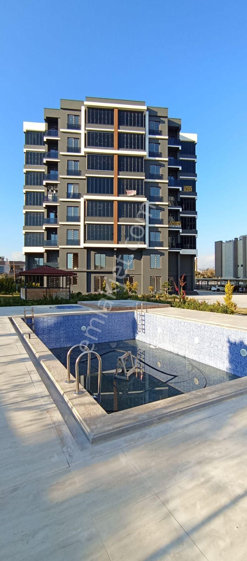 Mersin Mezitli – Eski Mezitli’de Lüks Site İçerisinde 2+1 Satılık Daire