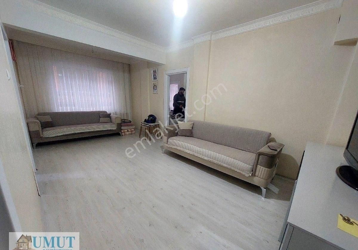 Sultan Gazi Cebeci Mahalesınde Haseki Hastahanesine Yakin Satlık 90m2 2+1 Köşe Başı Daıre - Görsel 2