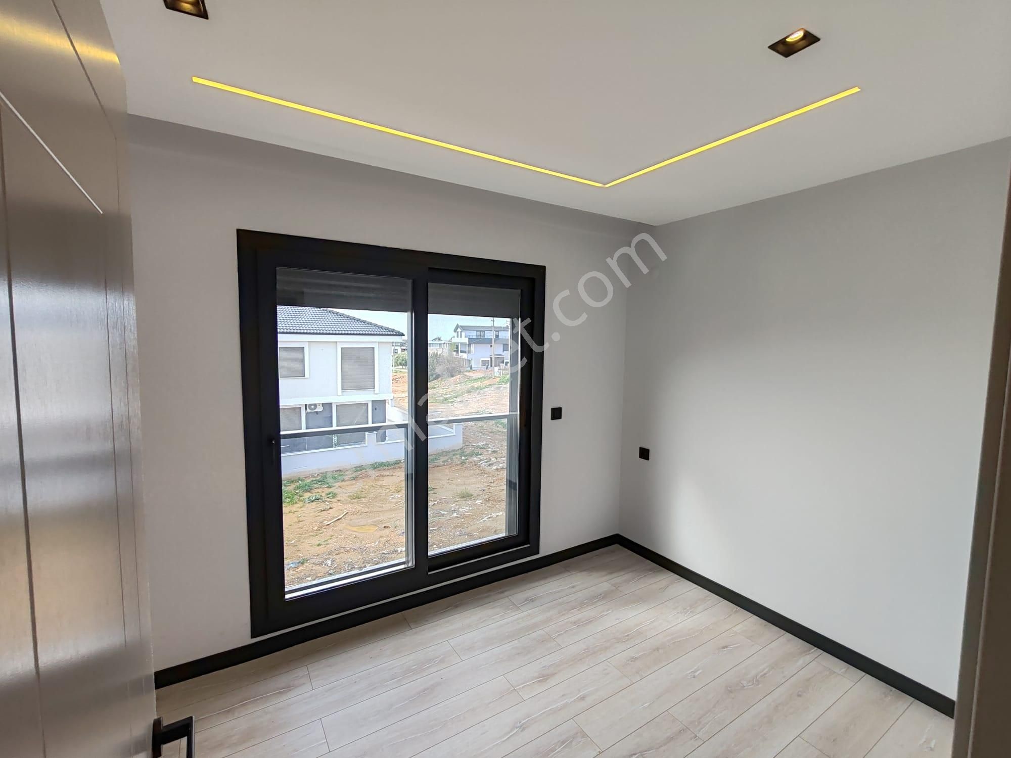 Didimde 3+1 Villa Havuzlu Bahçeli Geniş Salonlu - Görsel 21