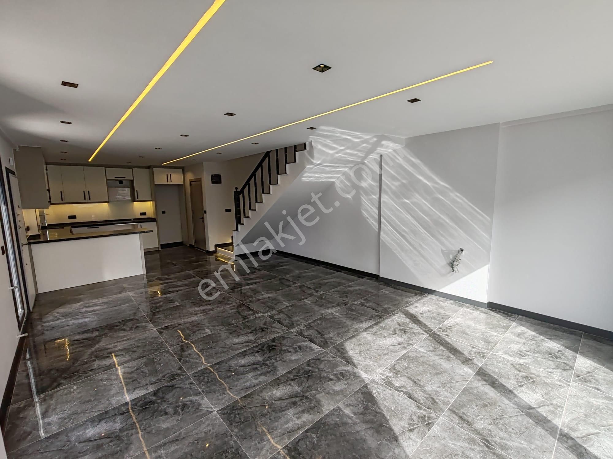 Didimde 3+1 Villa Havuzlu Bahçeli Geniş Salonlu - Görsel 9