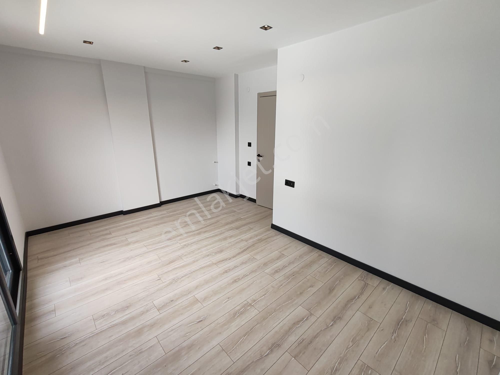 Didimde 3+1 Villa Havuzlu Bahçeli Geniş Salonlu - Görsel 18