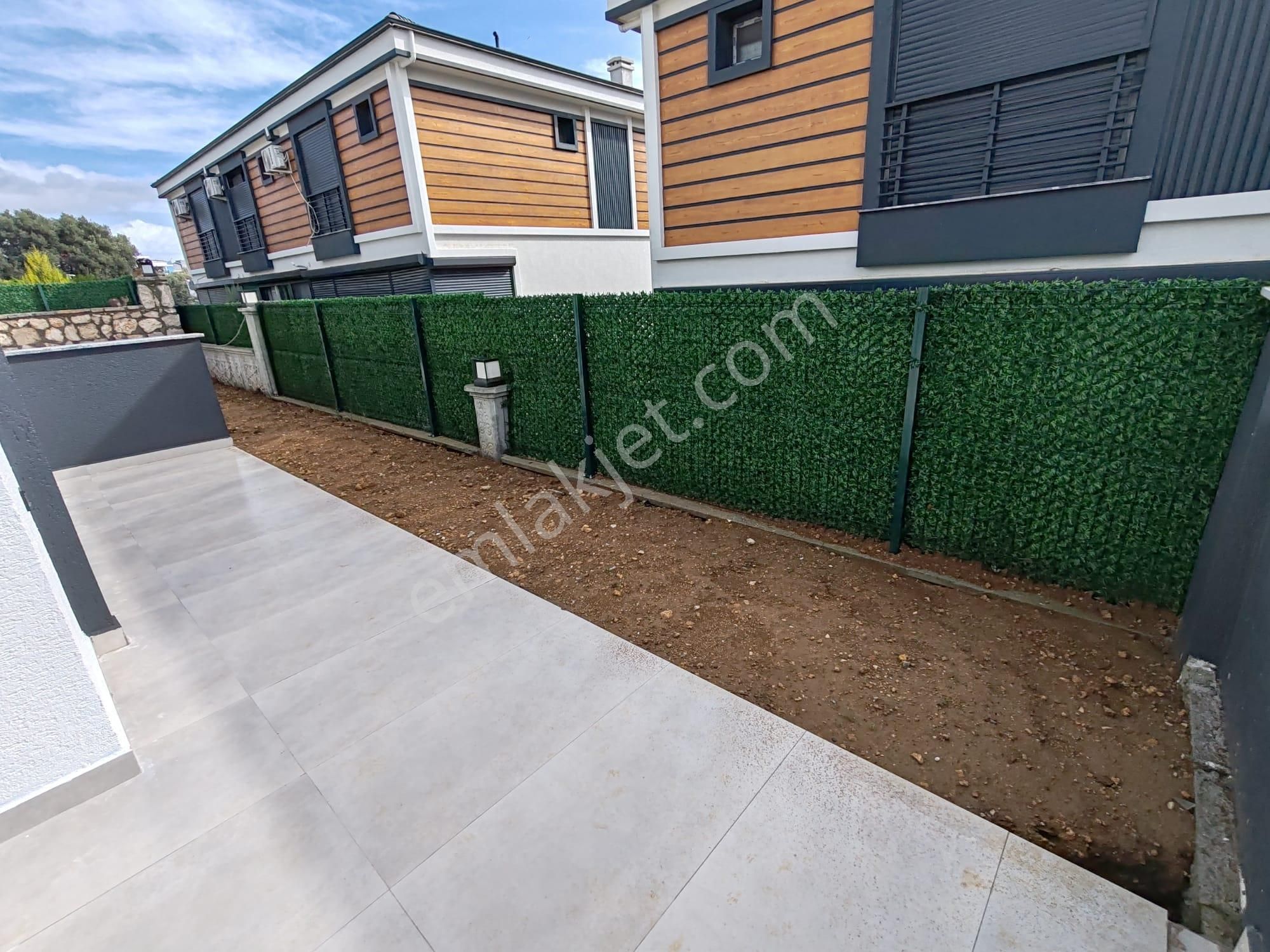 Didimde 3+1 Villa Havuzlu Bahçeli Geniş Salonlu - Görsel 3