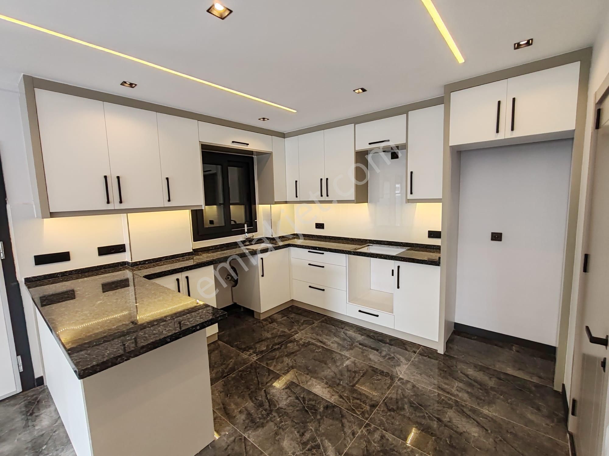 Didimde 3+1 Villa Havuzlu Bahçeli Geniş Salonlu - Görsel 10