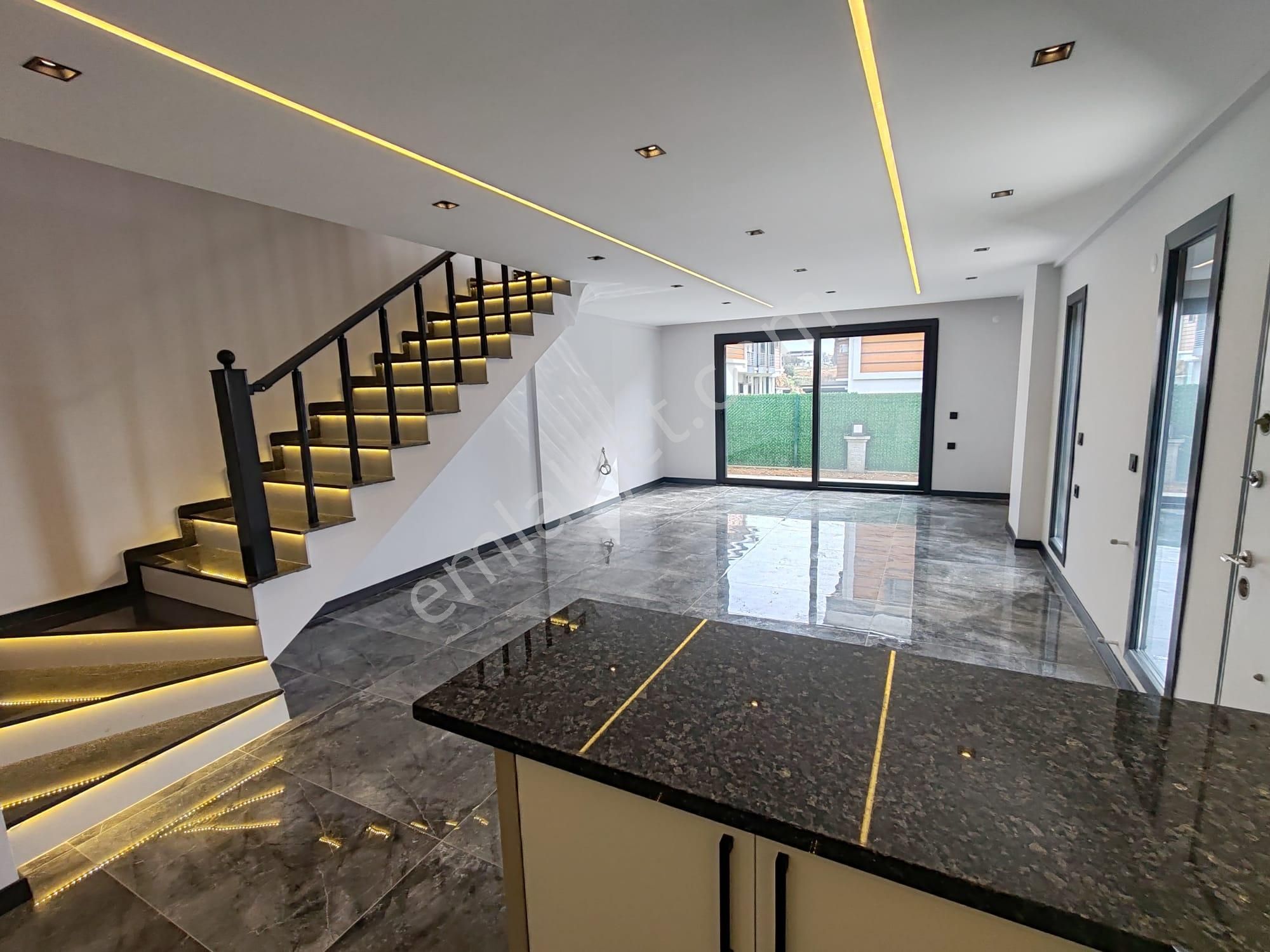 Didimde 3+1 Villa Havuzlu Bahçeli Geniş Salonlu - Görsel 7