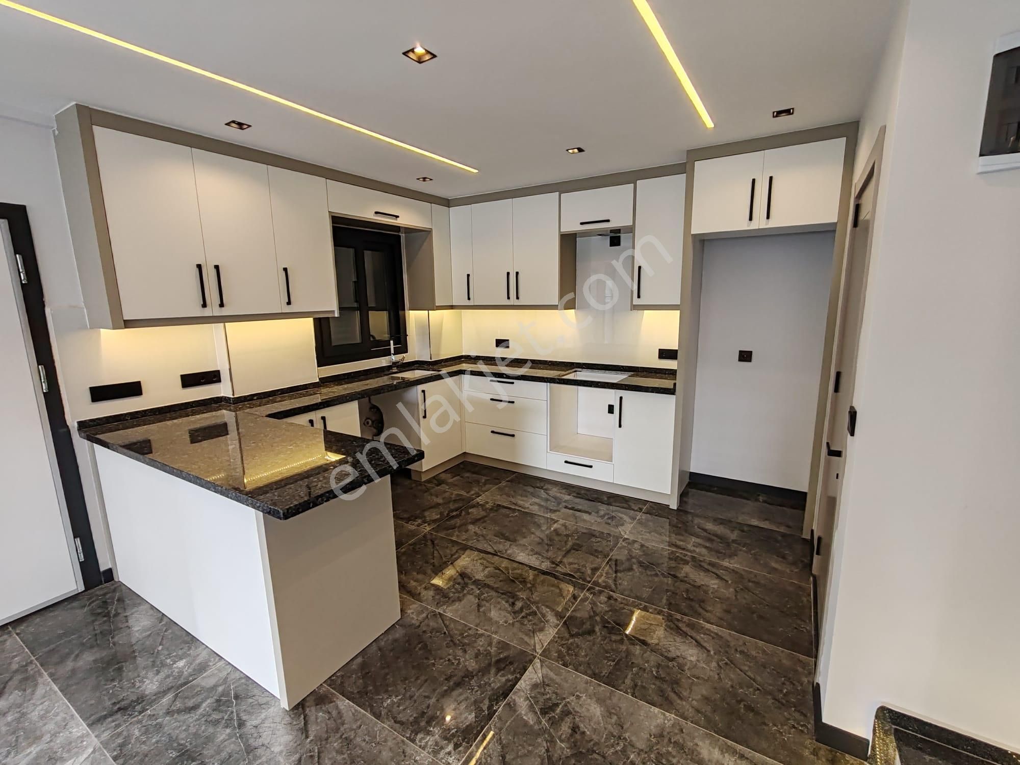 Didimde 3+1 Villa Havuzlu Bahçeli Geniş Salonlu - Görsel 6