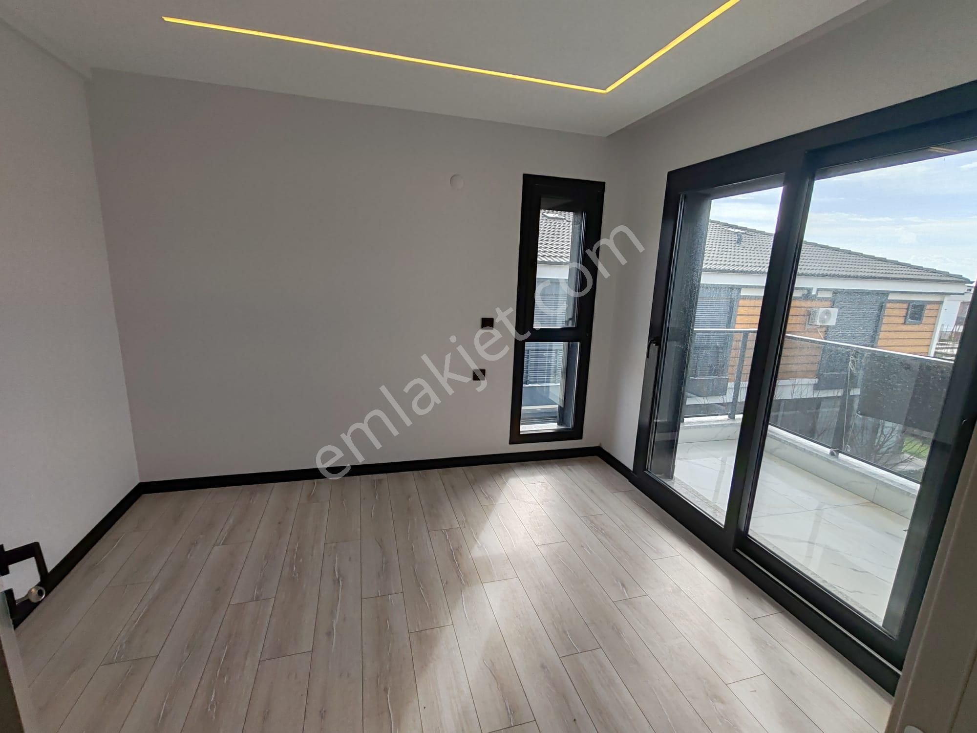 Didimde 3+1 Villa Havuzlu Bahçeli Geniş Salonlu - Görsel 14