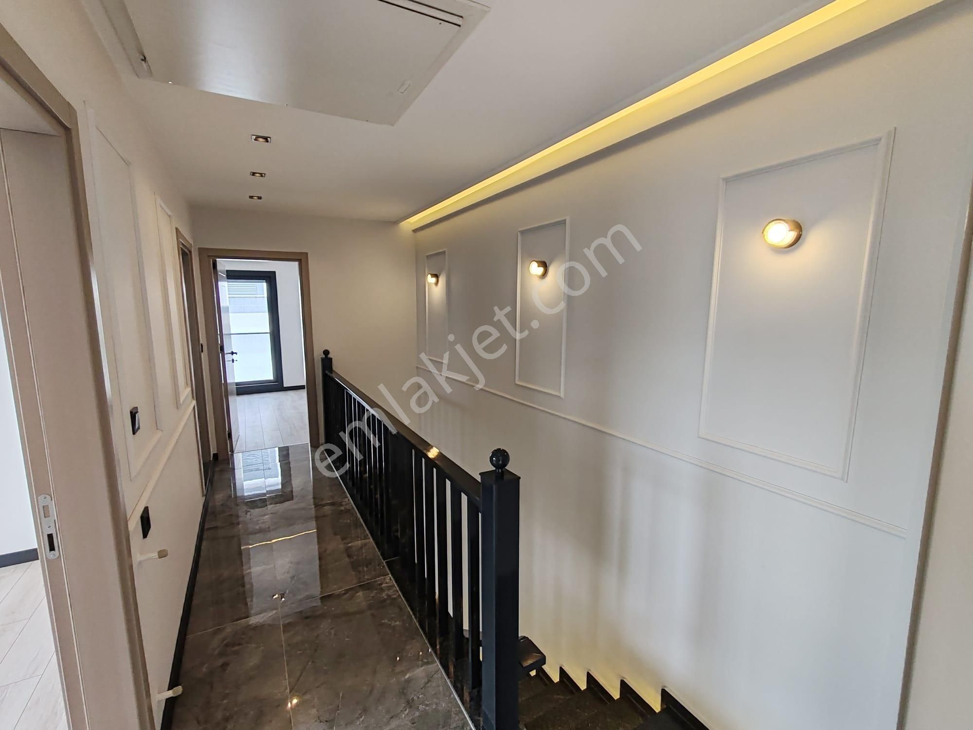 Didimde 3+1 Villa Havuzlu Bahçeli Geniş Salonlu - Görsel 13