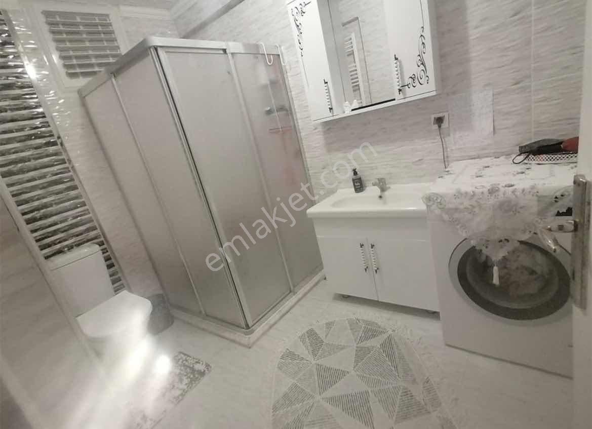 Kazımdirik Mahallesinde Eşyalı Kiralık 3+1 Daire - Görsel 3