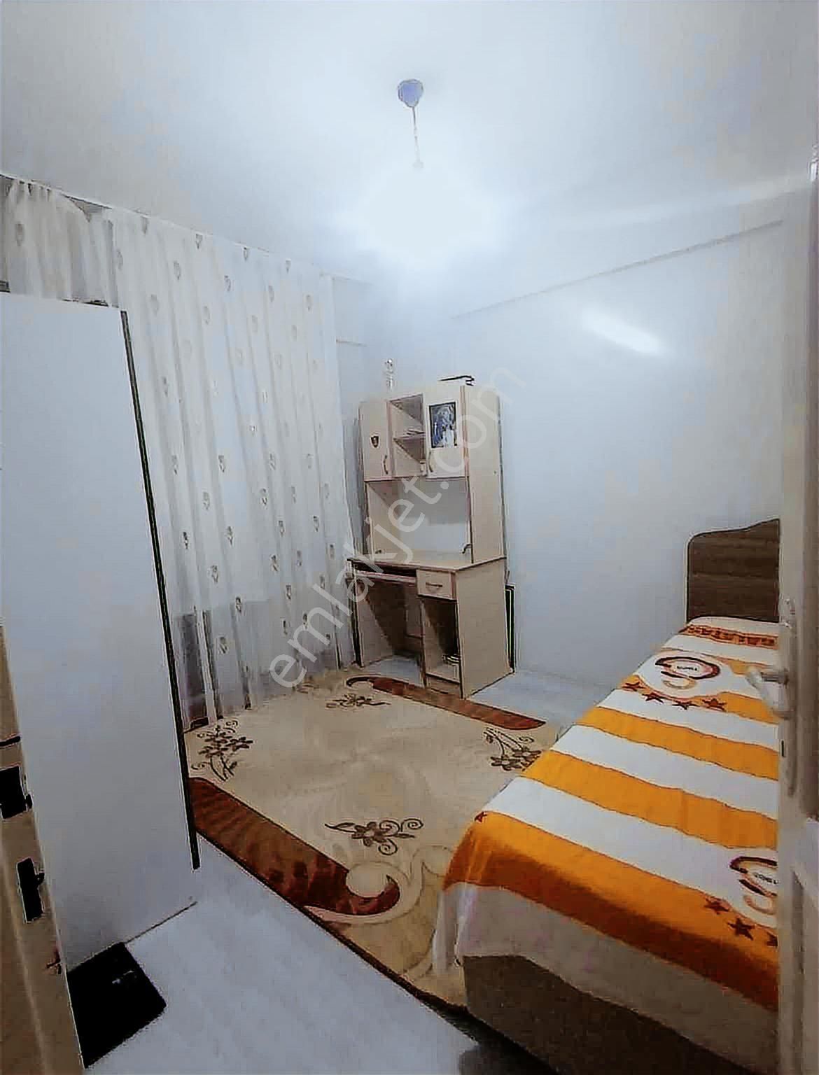 Kazımdirik Mahallesinde Eşyalı Kiralık 3+1 Daire - Görsel 5