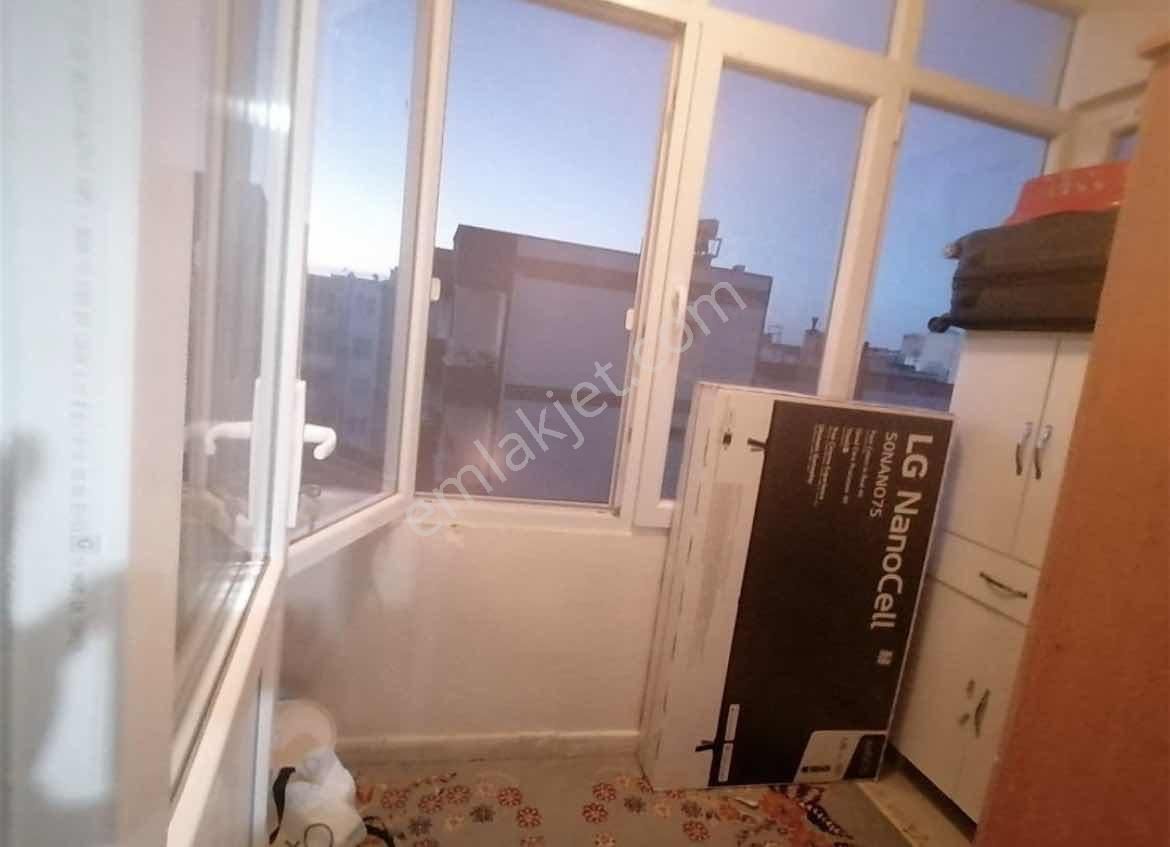 Kazımdirik Mahallesinde Eşyalı Kiralık 3+1 Daire - Görsel 4