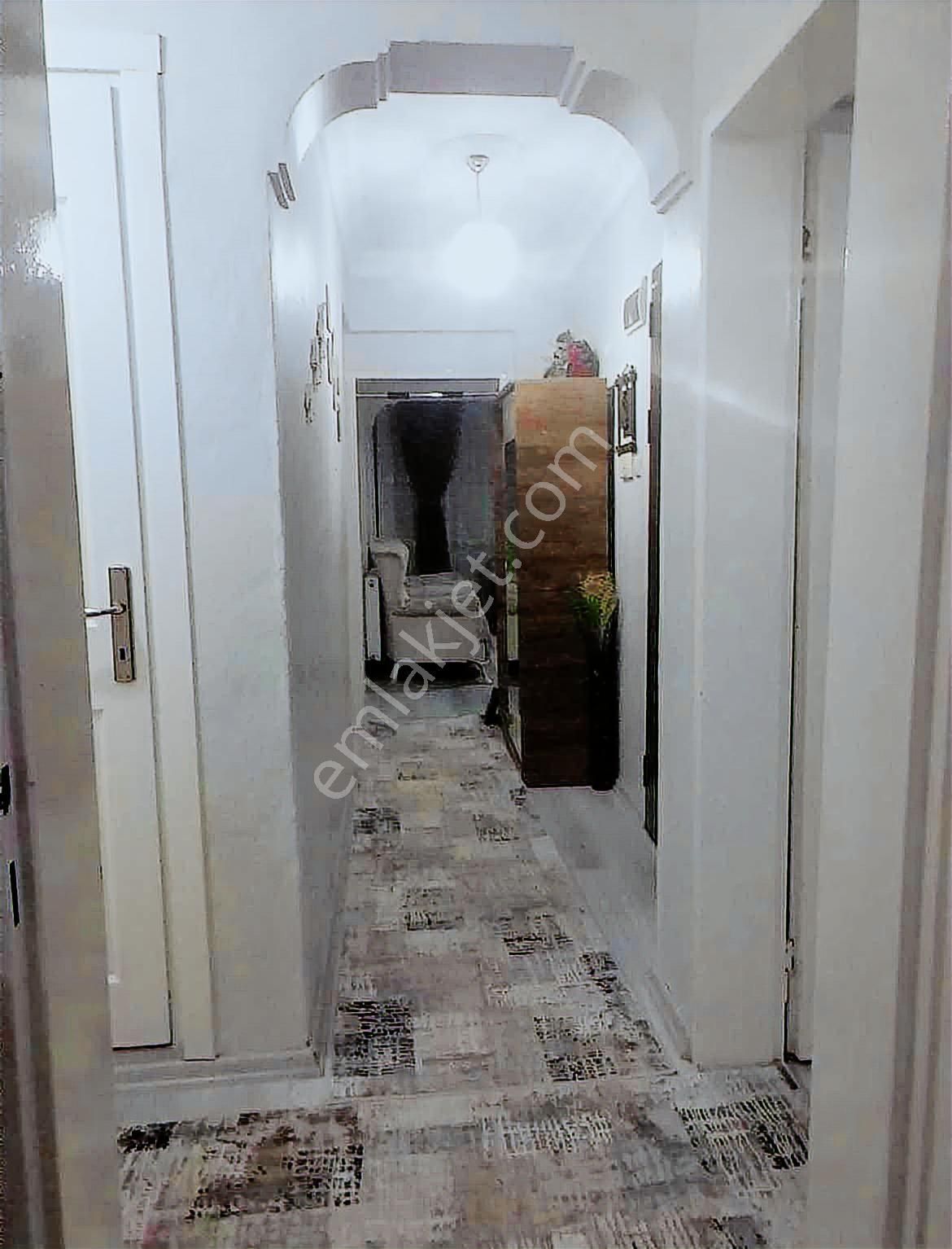 Kazımdirik Mahallesinde Eşyalı Kiralık 3+1 Daire - Görsel 6