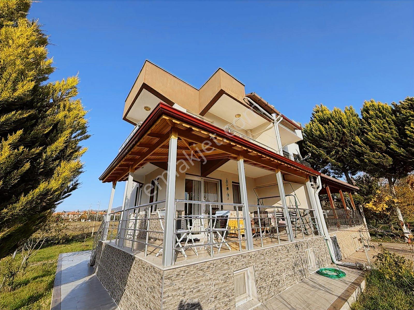 Dikili Salihler'de Satılık Triplex Villa - Görsel 8