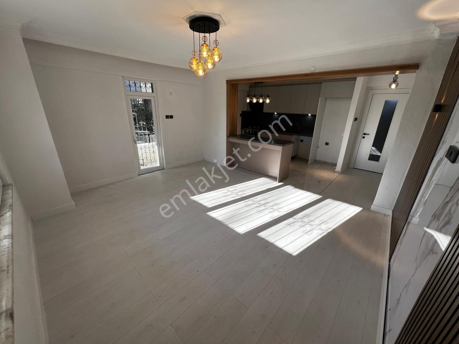 Yiğit'ten Altınkumda Modern Tasarımıyla 2+1 Kaçırılmayacak Daire - Görsel 13