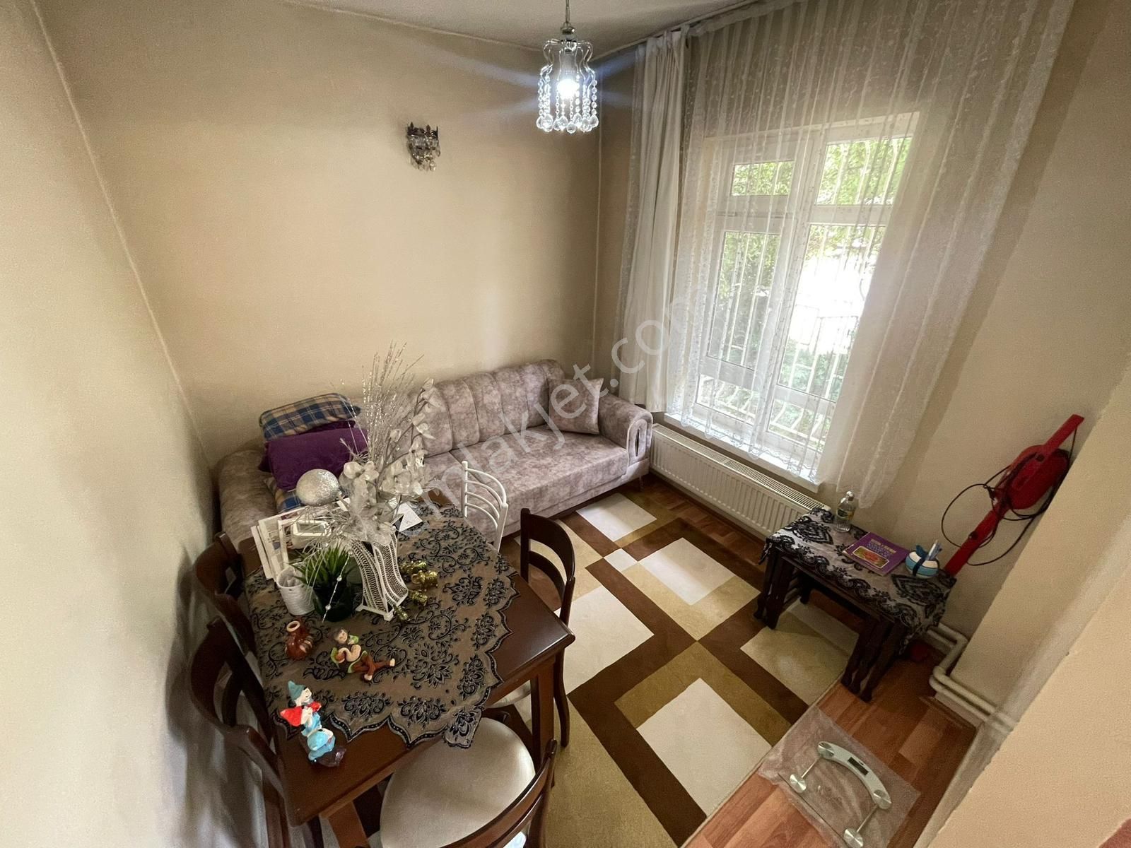 İncirli Mahallesinde Kat Konumunda 3+1 Yüksek Giriş - Görsel 2