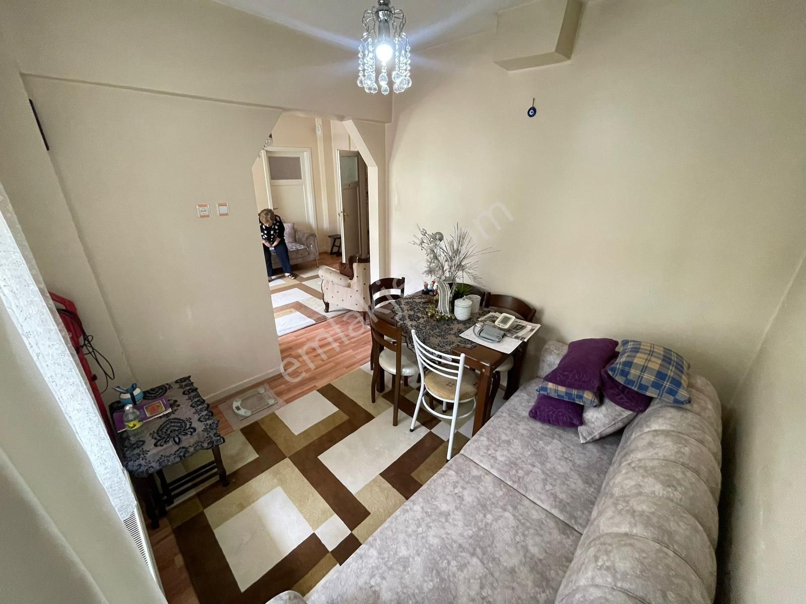 İncirli Mahallesinde Kat Konumunda 3+1 Yüksek Giriş - Görsel 3