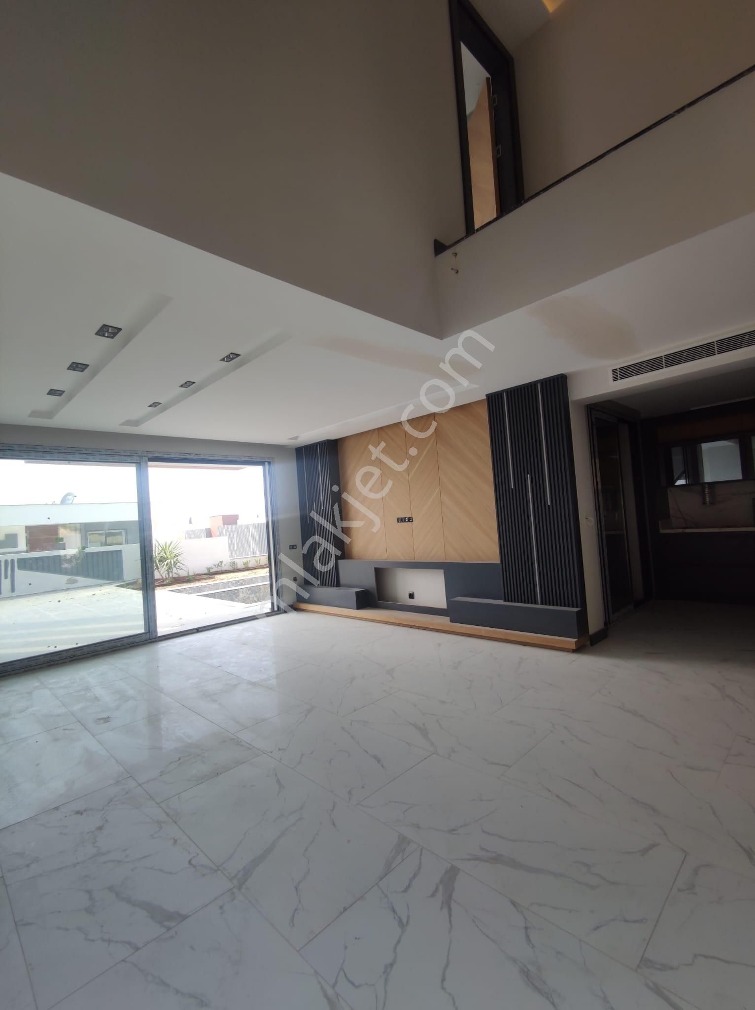 Kusadası Karaova'da 5+1 Hamam Sauna Özel Havuz Müstakil,özel Otopark Lüx Villa - Görsel 24